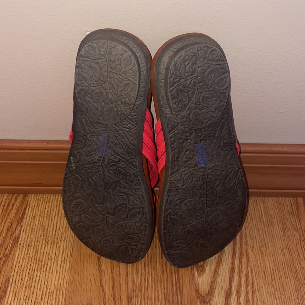 Patrizia by Spring Step Sandles - Picture 4 of 7
